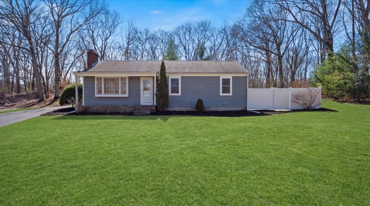 260 Cumberland Ave, North Attleboro, MA 02760