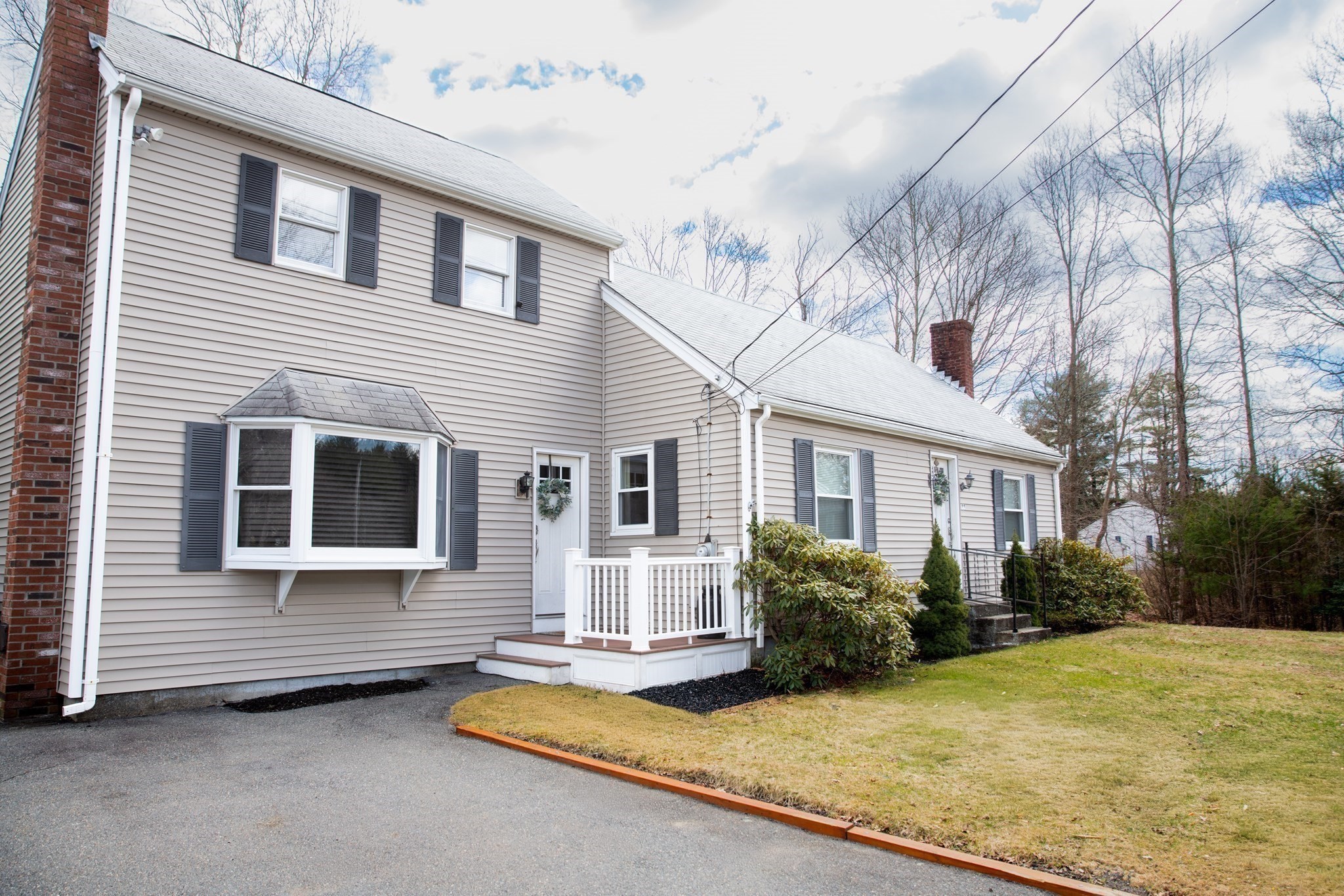 11 Worcester St, Taunton, MA 02780