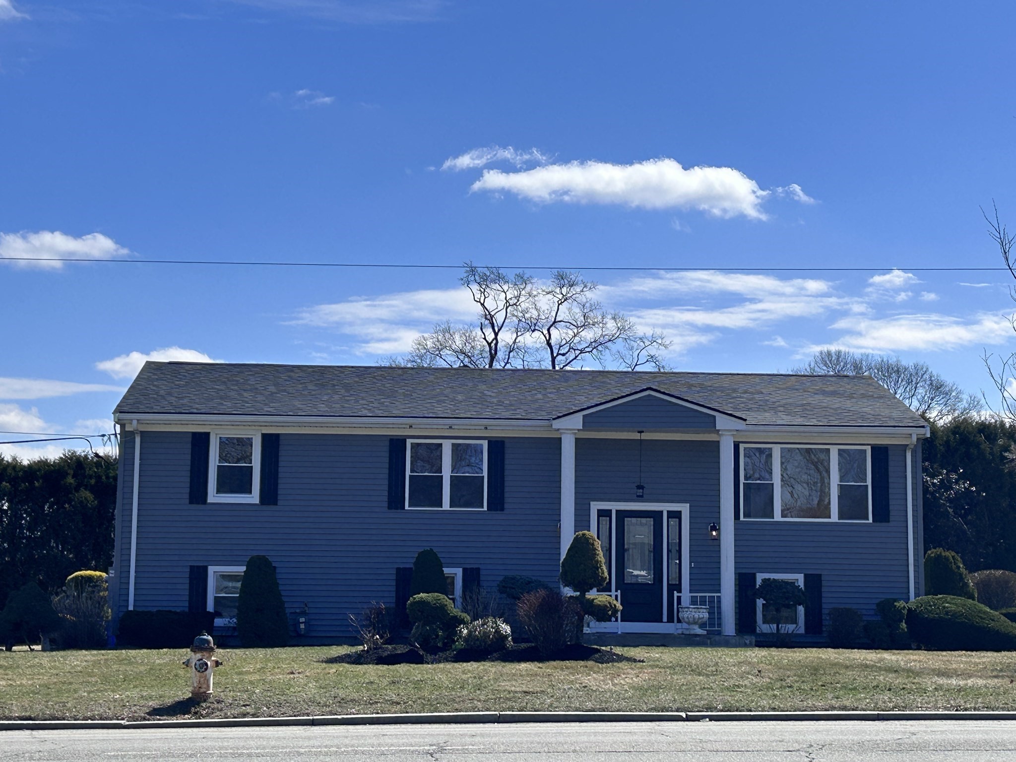 585 N Eastern Ave, Fall River, MA 02720