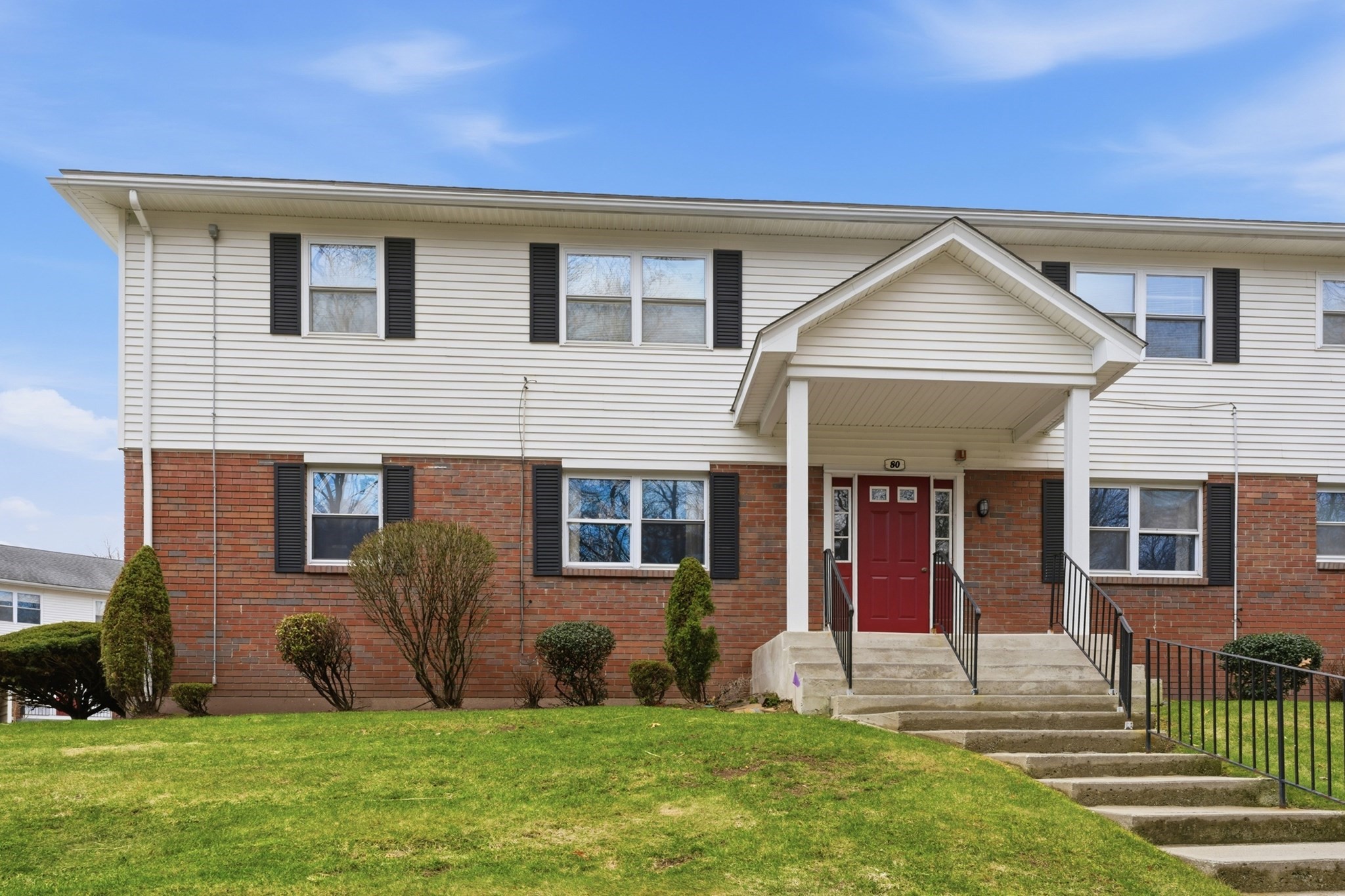 80 Colonial Cir Unit B, Chicopee, MA 01020