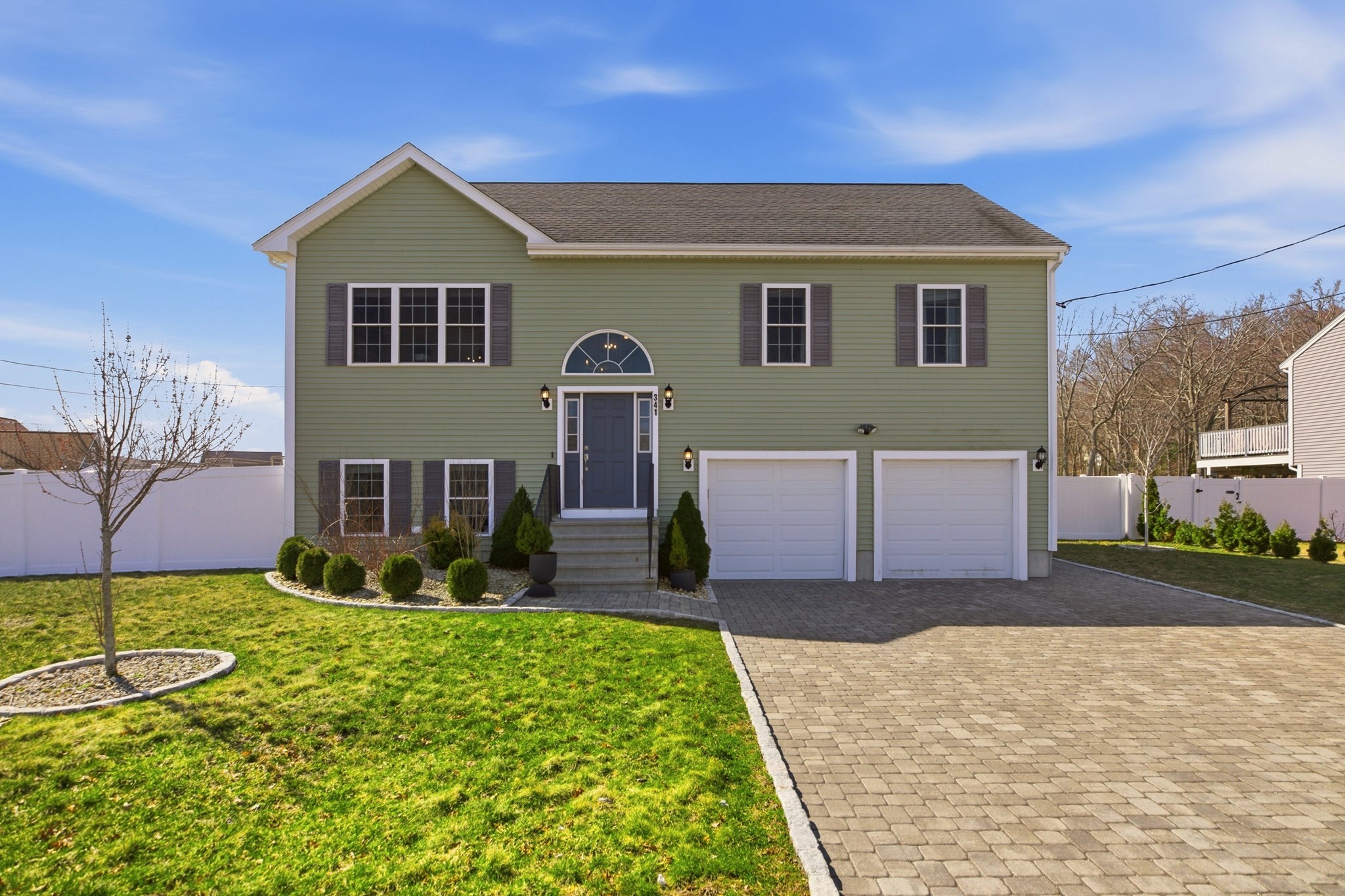 341 Courtney St, Fall River, MA 02720