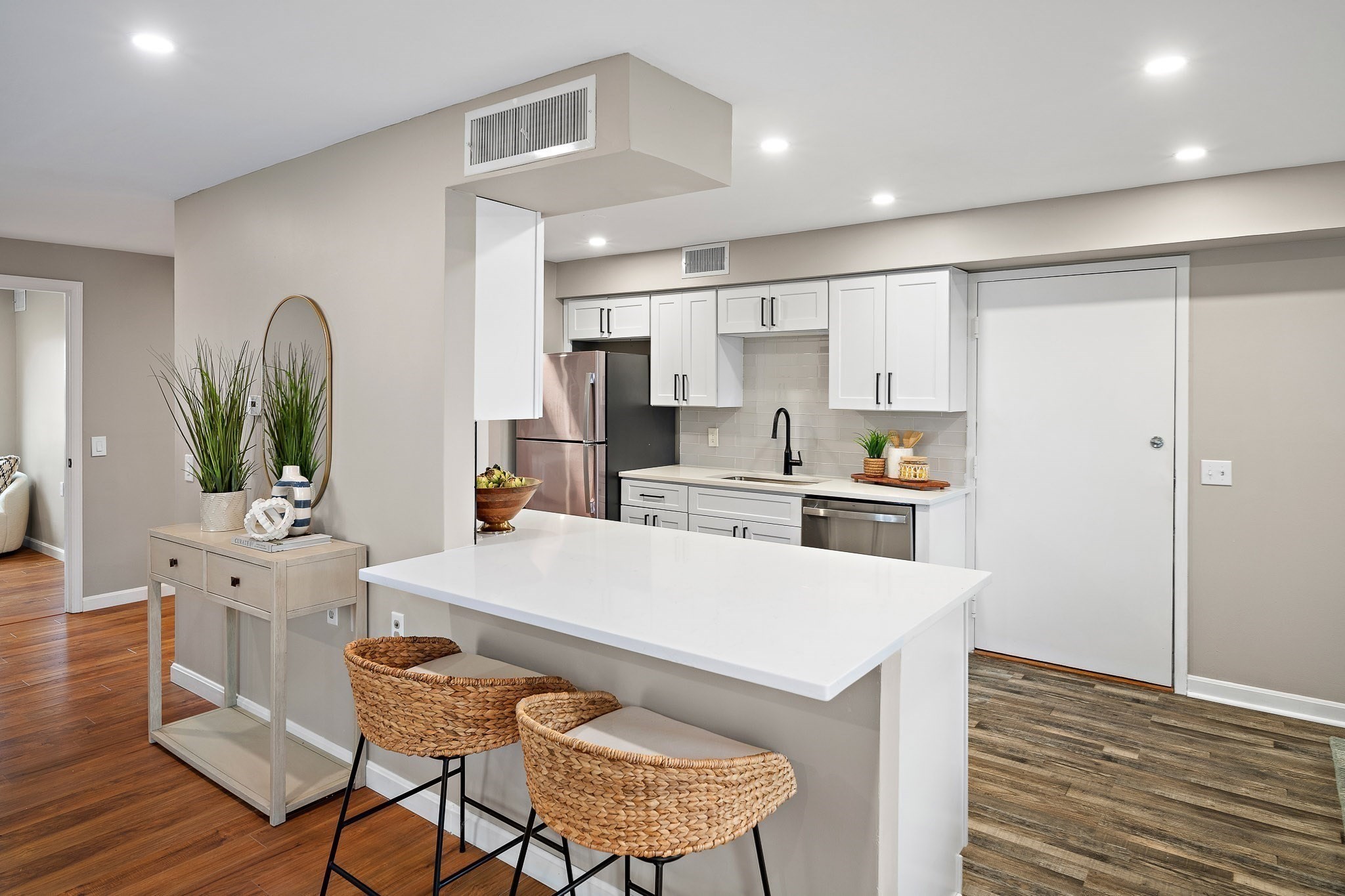 6 Beals Cove Rd Unit H, Hingham, MA 02043