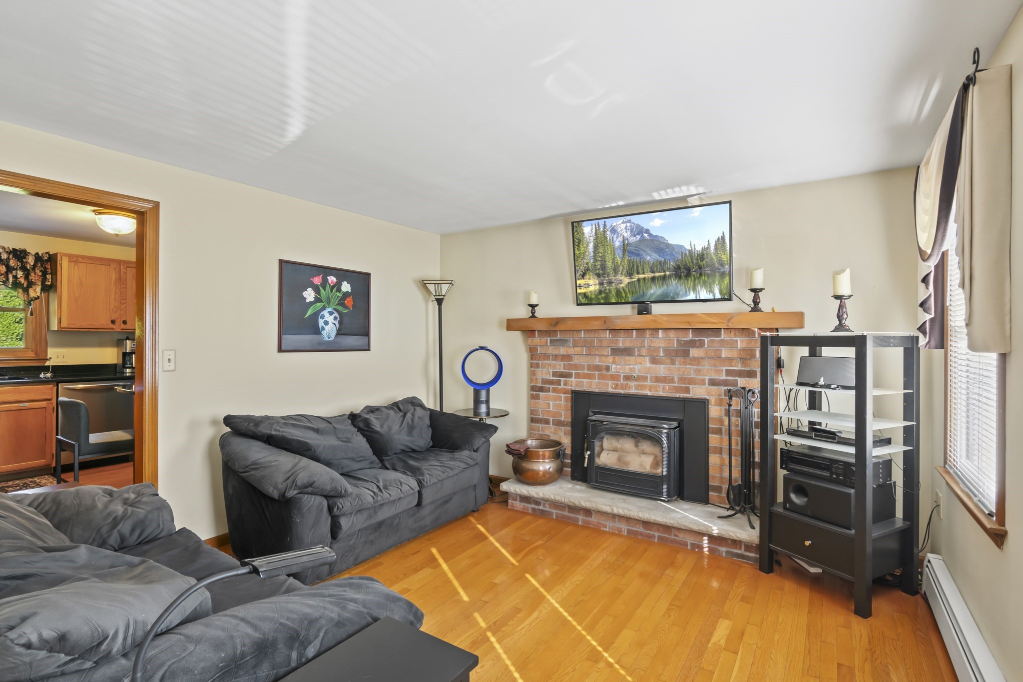 216 W Mountain St, Worcester, MA 01606