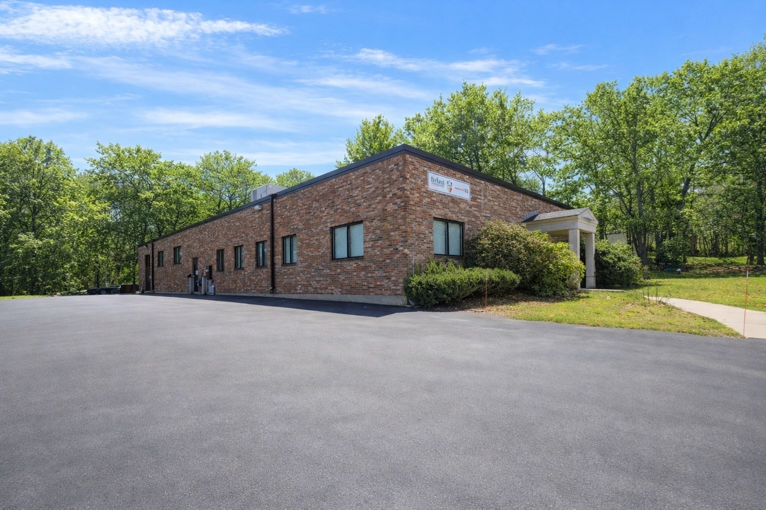 2 Executive Park Dr, Billerica, MA 01862