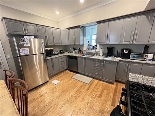 14 Stickney Ave, Apt 1