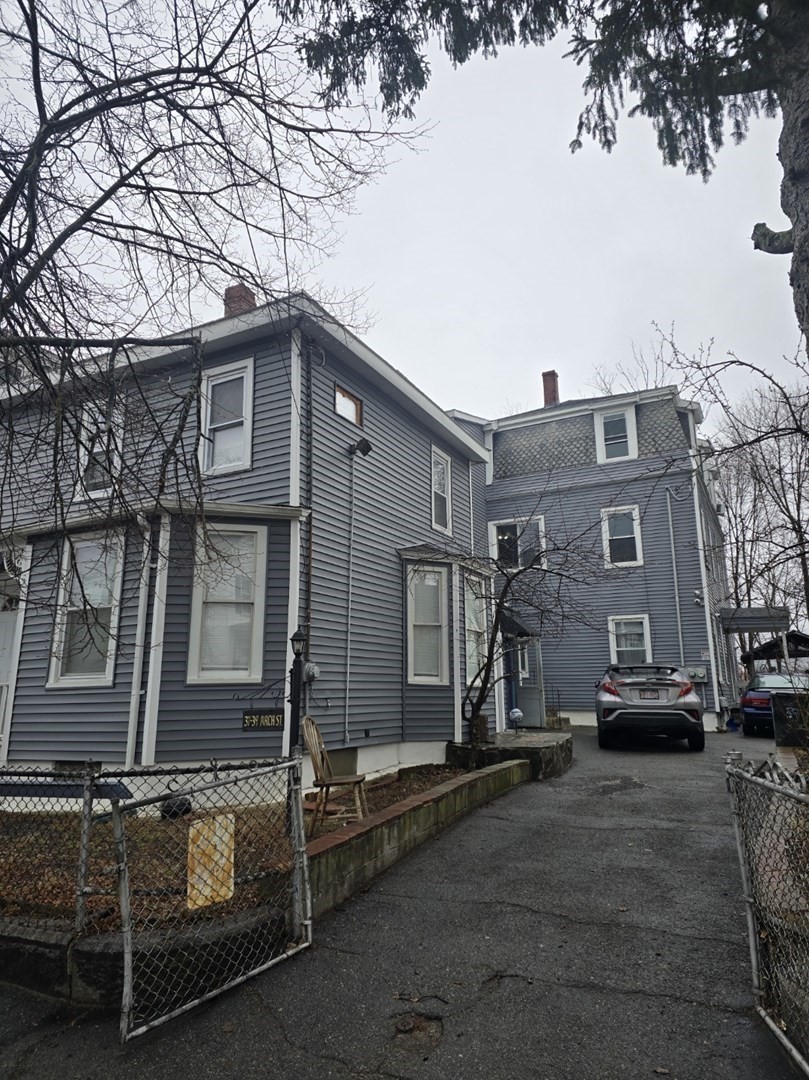 37 Arch St, Haverhill, MA 01832