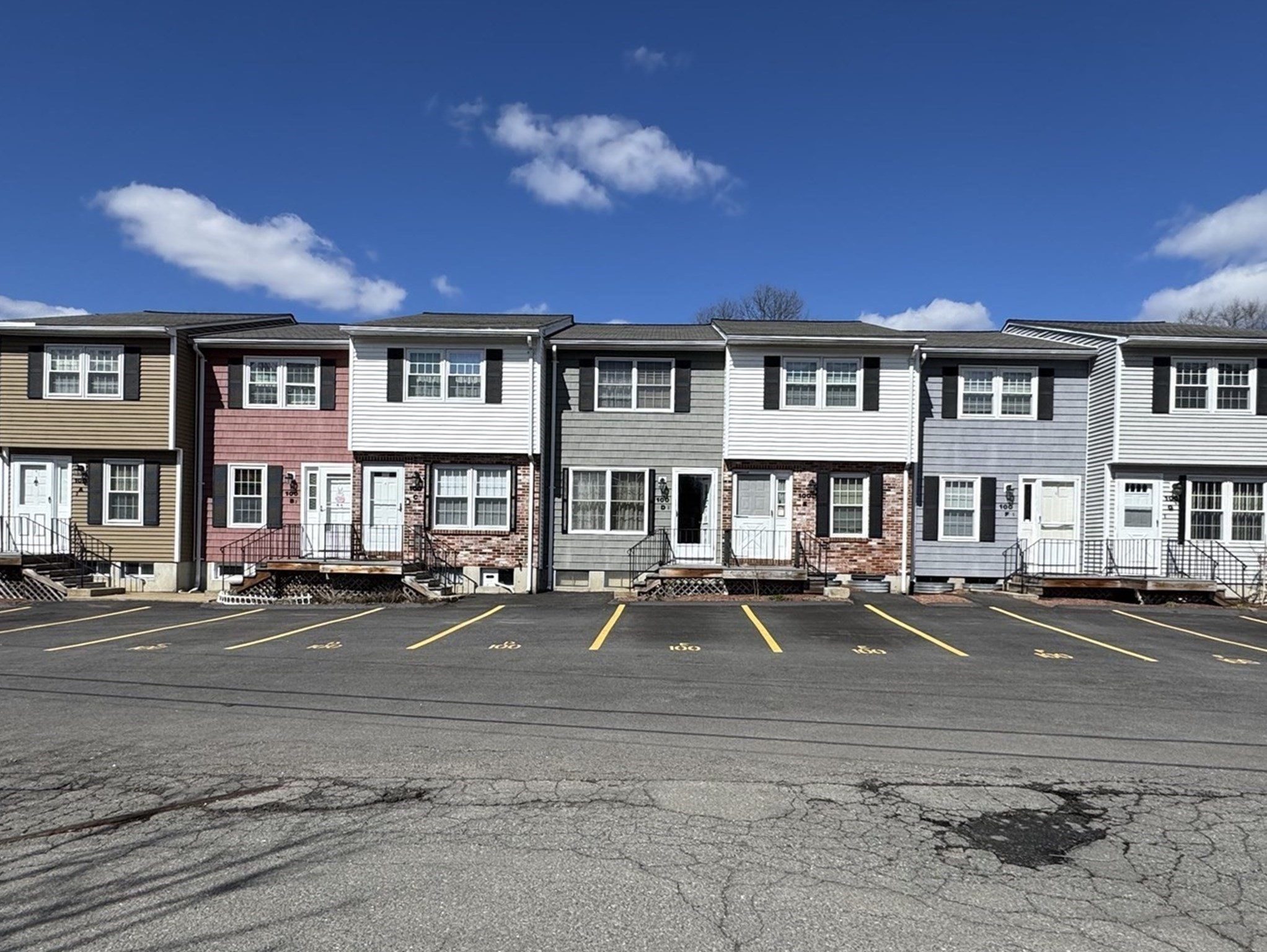 100 Roper St Unit D, Lowell, MA 01852