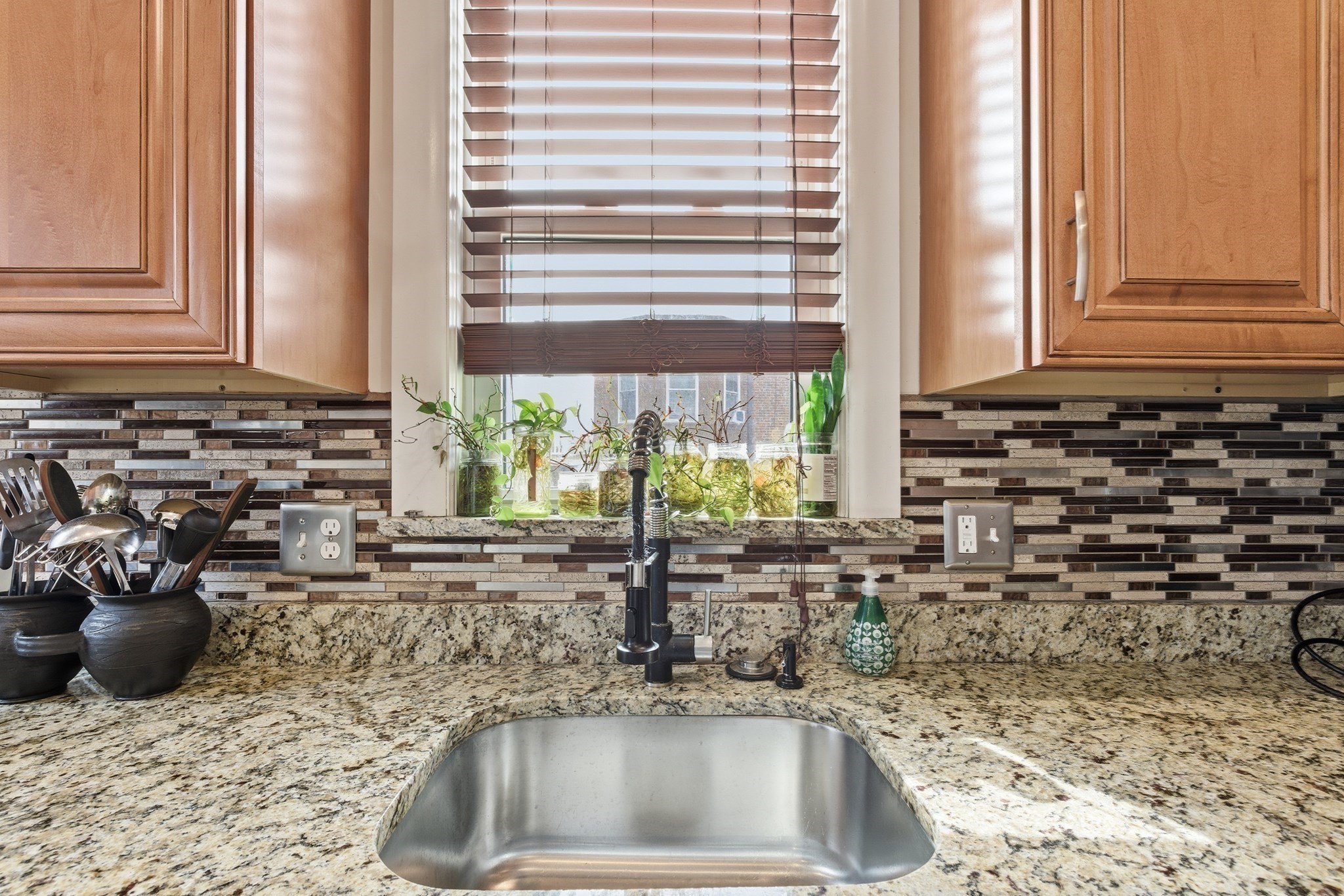 9 Edwin St, Dorchester, Boston, MA 02124 - Image 35
