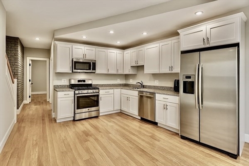 129 Sutherland, Apt House