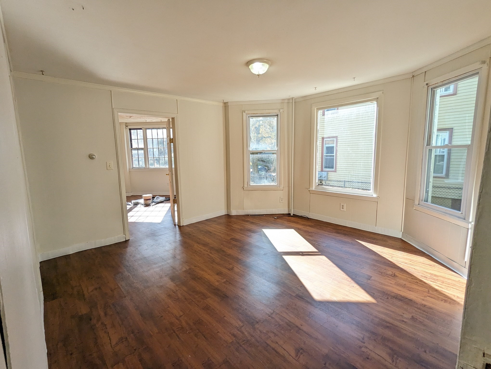 48 Acushnet Ave, Springfield, MA 01105