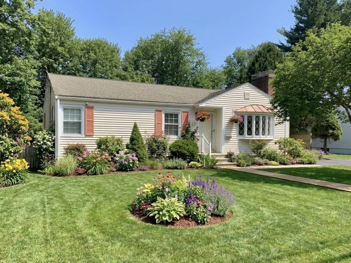 31 Francis Ave, Shrewsbury, MA 01545