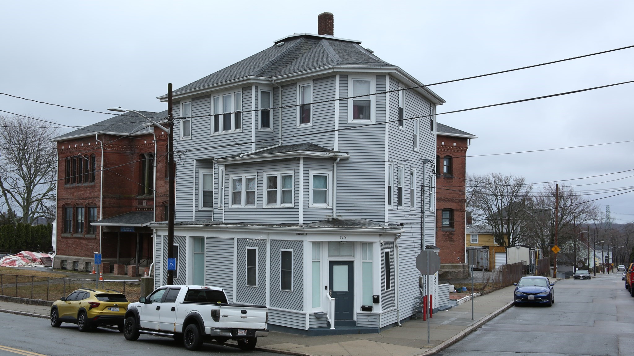 1951 Pleasant St, Fall River, MA 02723