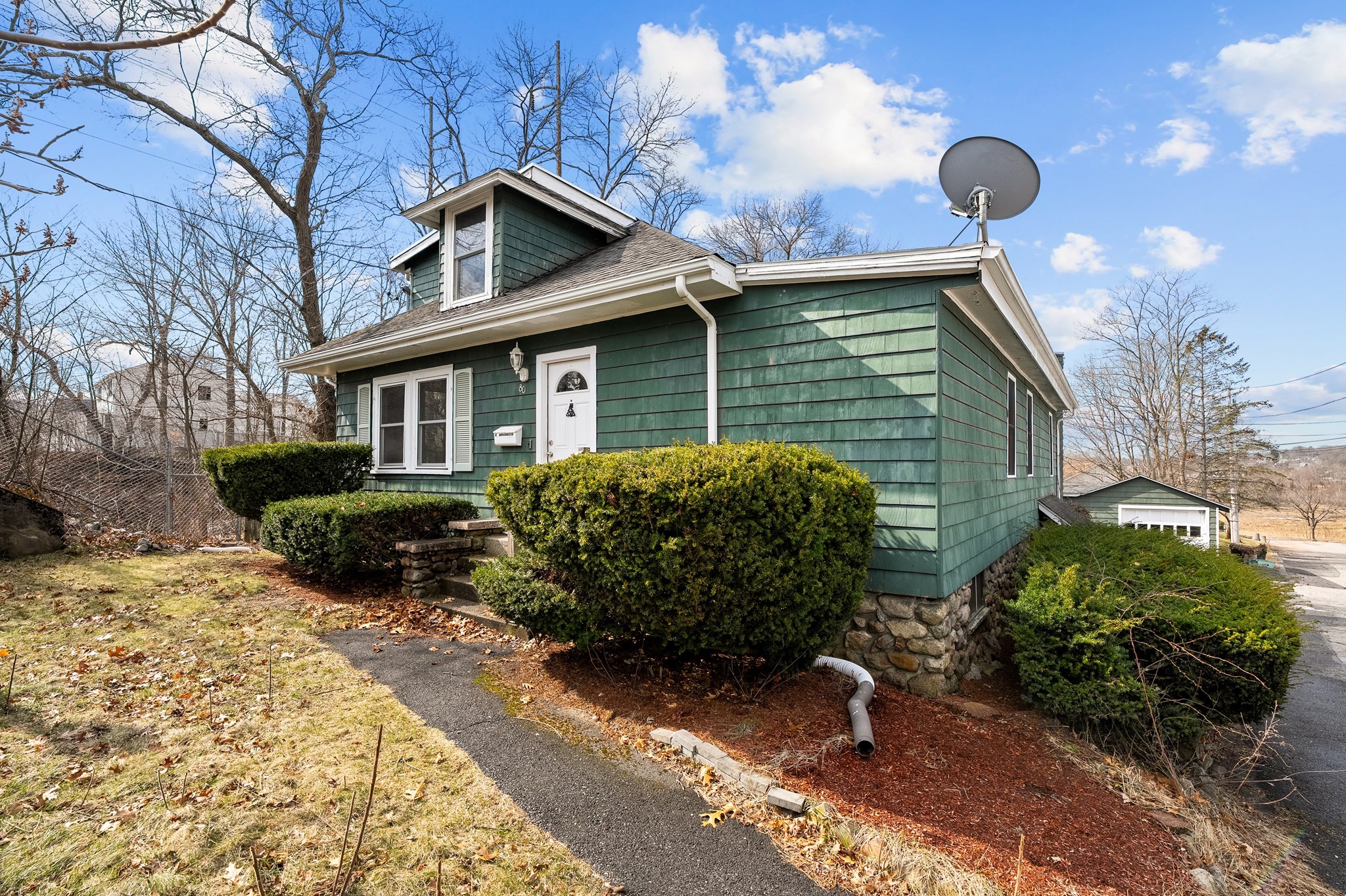 80 Manzanetta Ave, Weymouth, MA 02188