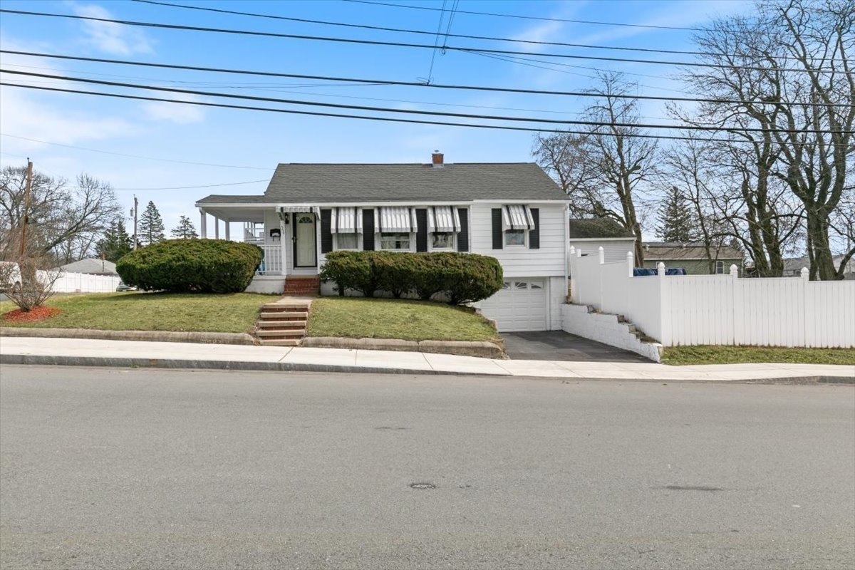 325 E Haverhill St, Lawrence, MA 01841