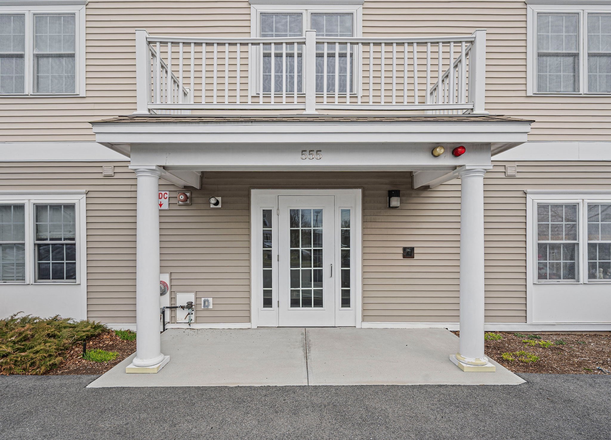555 Page St Unit 305, Stoughton, MA 02072