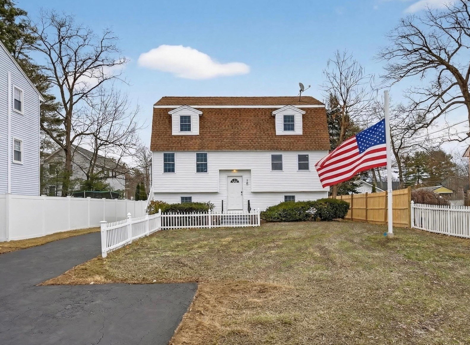 14 Cedarwood Rd, Billerica, MA 01821