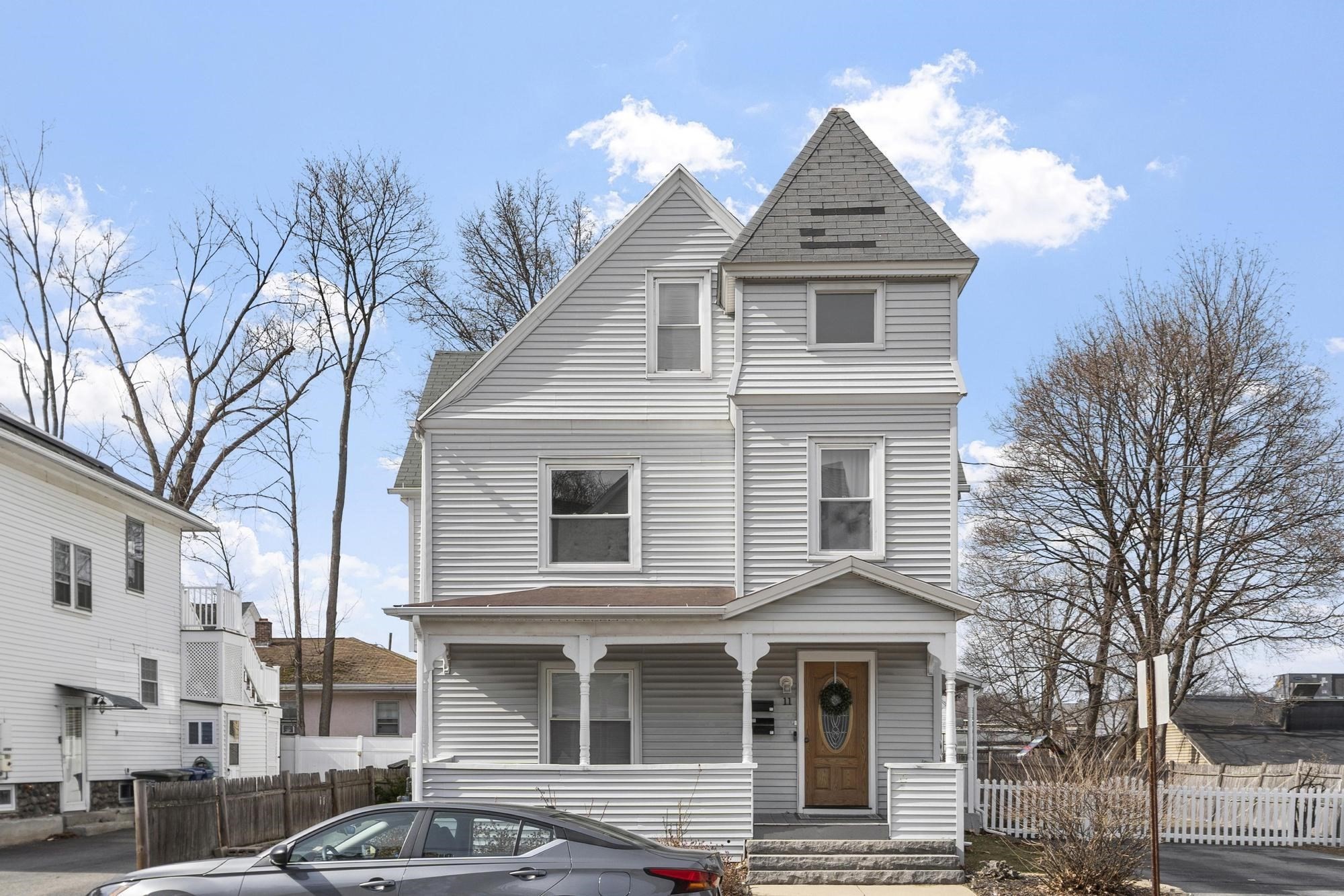 11 Pine Street, Leominster, MA 01453