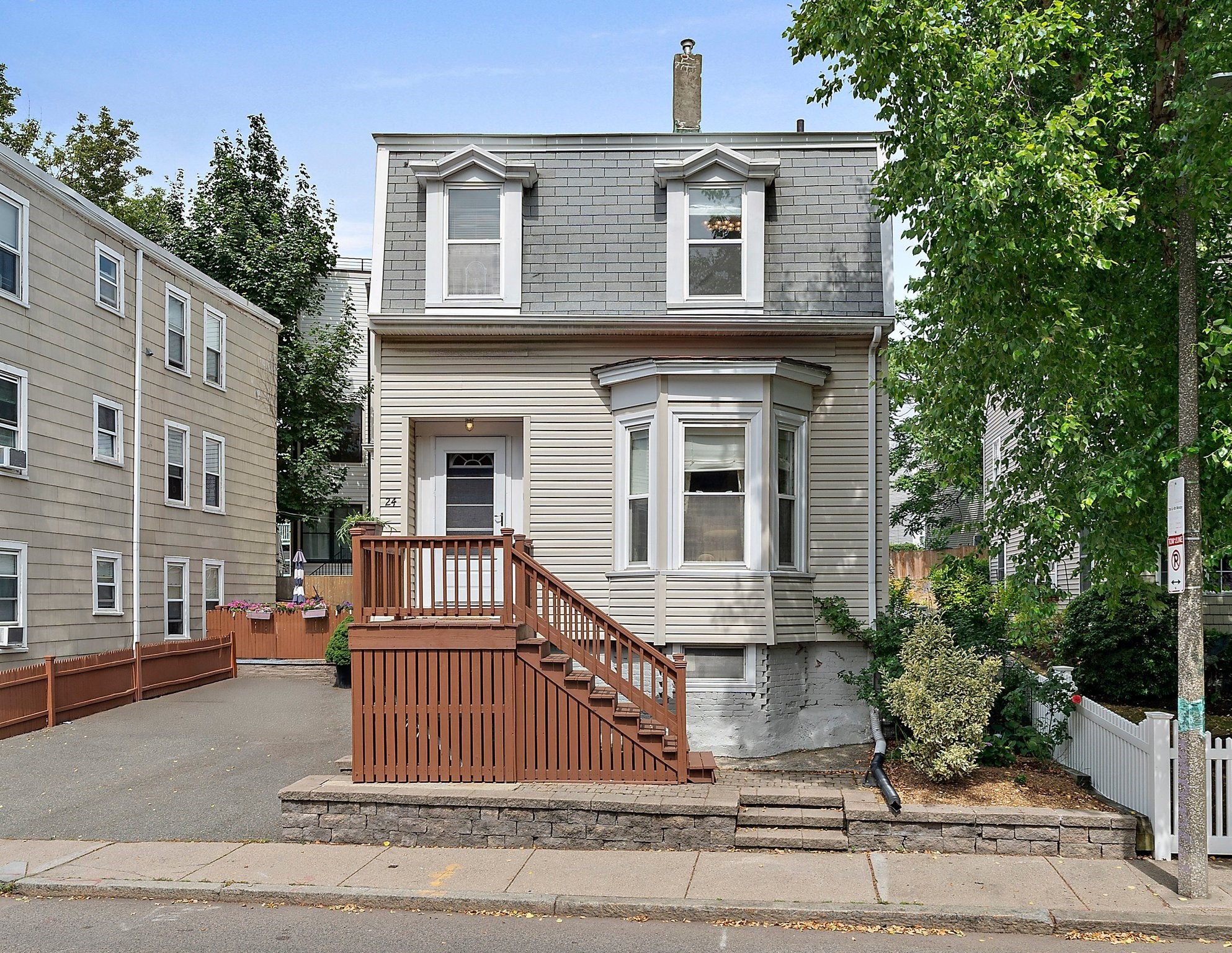 24 Moseley St, Dorchester, Boston, MA 02125