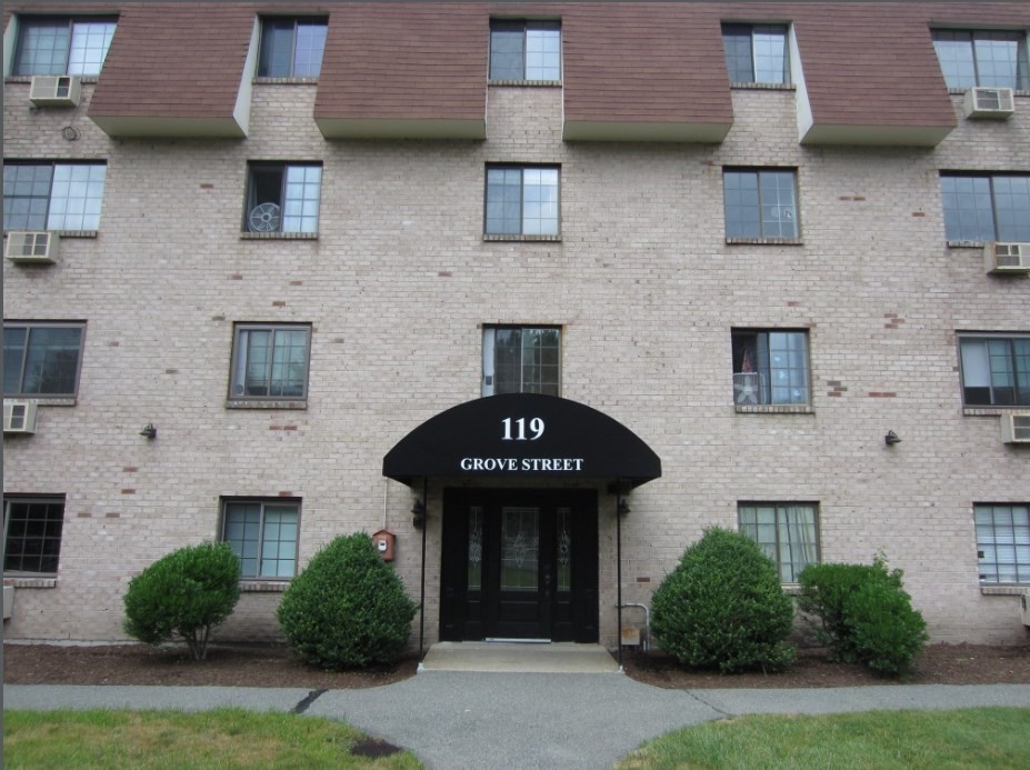 119 Grove St Unit 245, Rockland, MA 02370