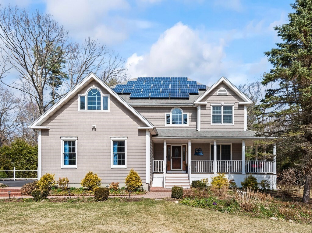 9 Santom St, Auburn, MA 01501