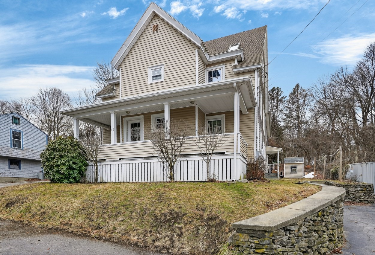 17 Mason St, Hudson, MA 01749