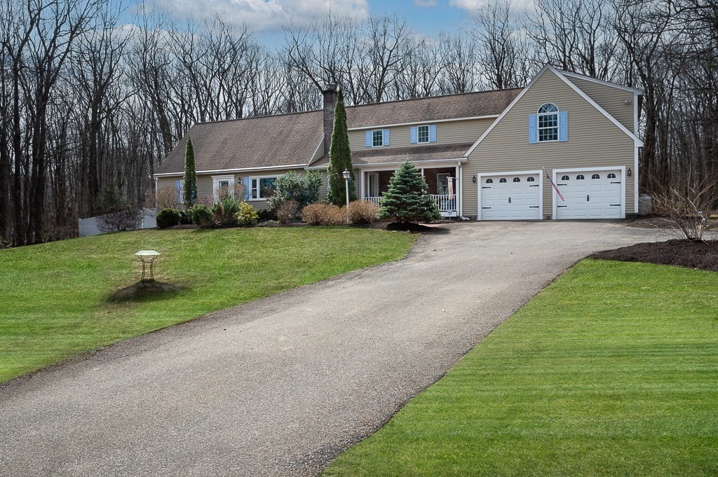 4 Rollingwoods Rd, Hubbardston, MA 01452
