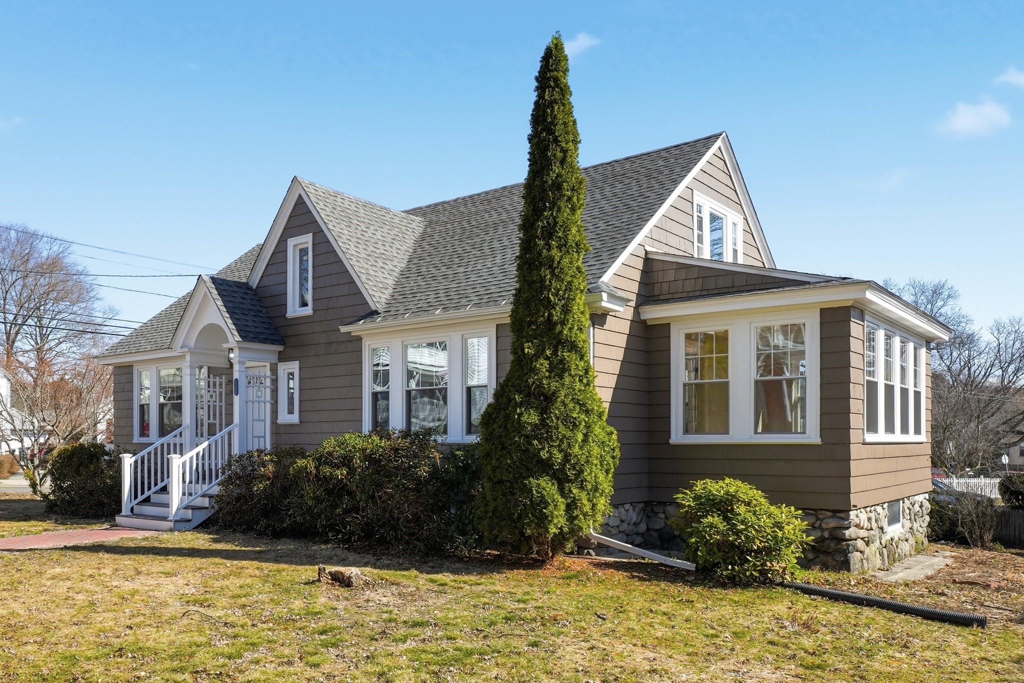 57 Olive St, Methuen, MA 01844