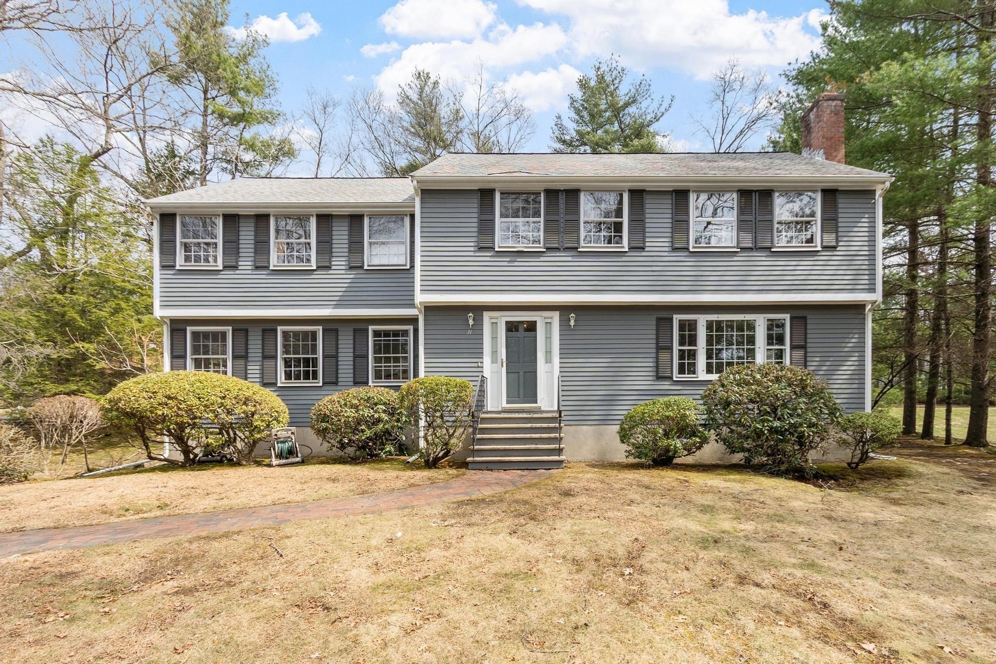 31 Old Stagecoach Rd, Bedford, MA 01730
