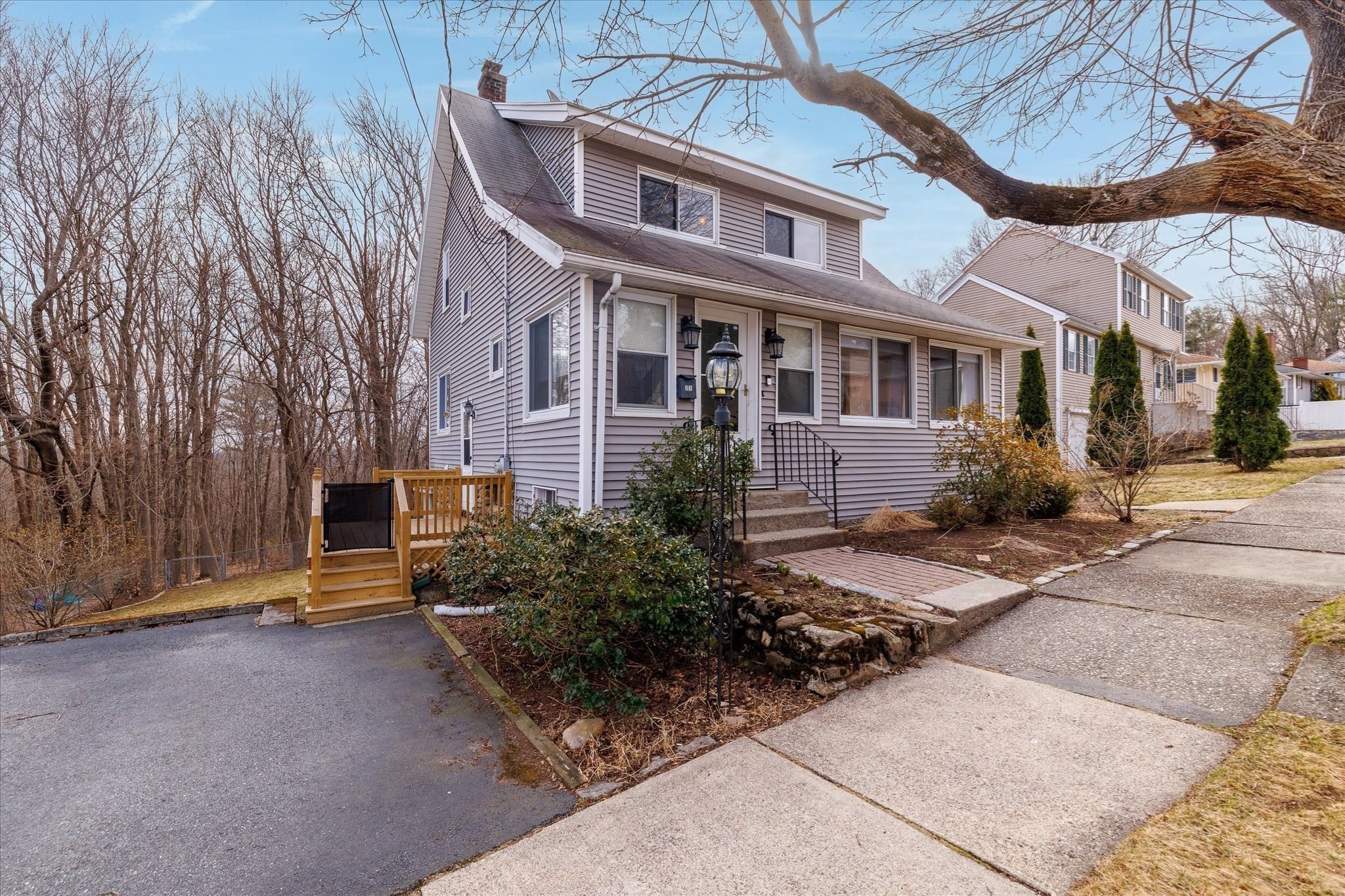 21 Brewster Rd, Worcester, MA 01602