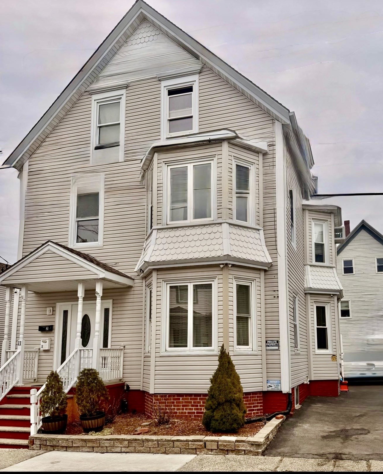 11 Phillips Ave, Lynn, MA 01902