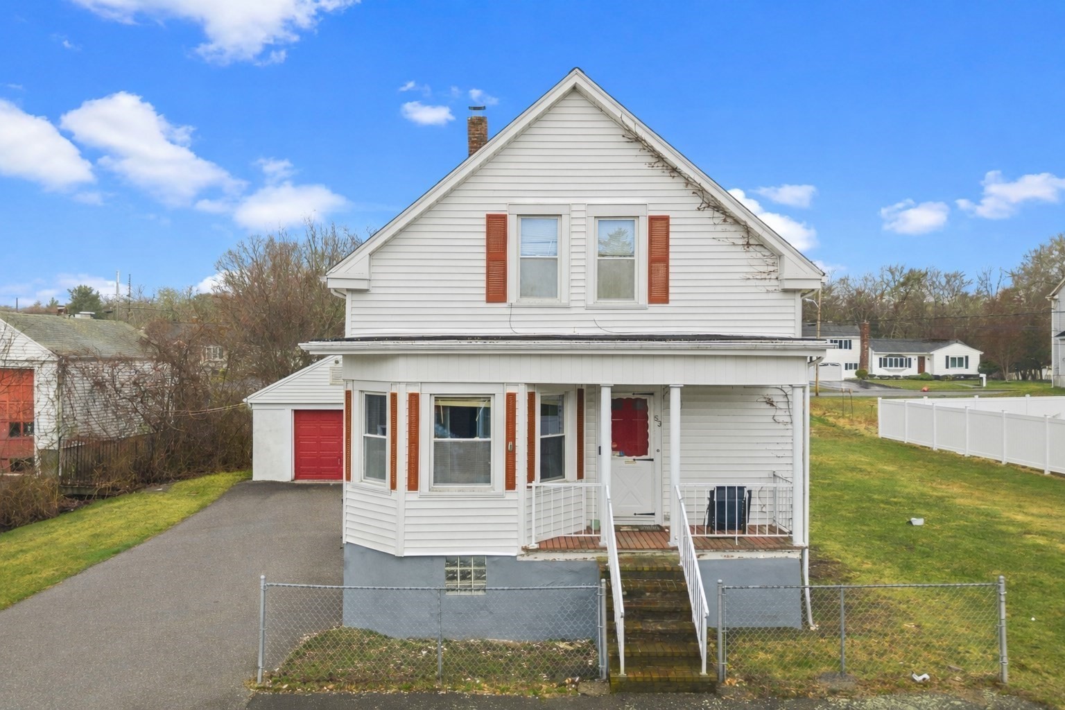 53 Gifford Ave, Dartmouth, MA 02747