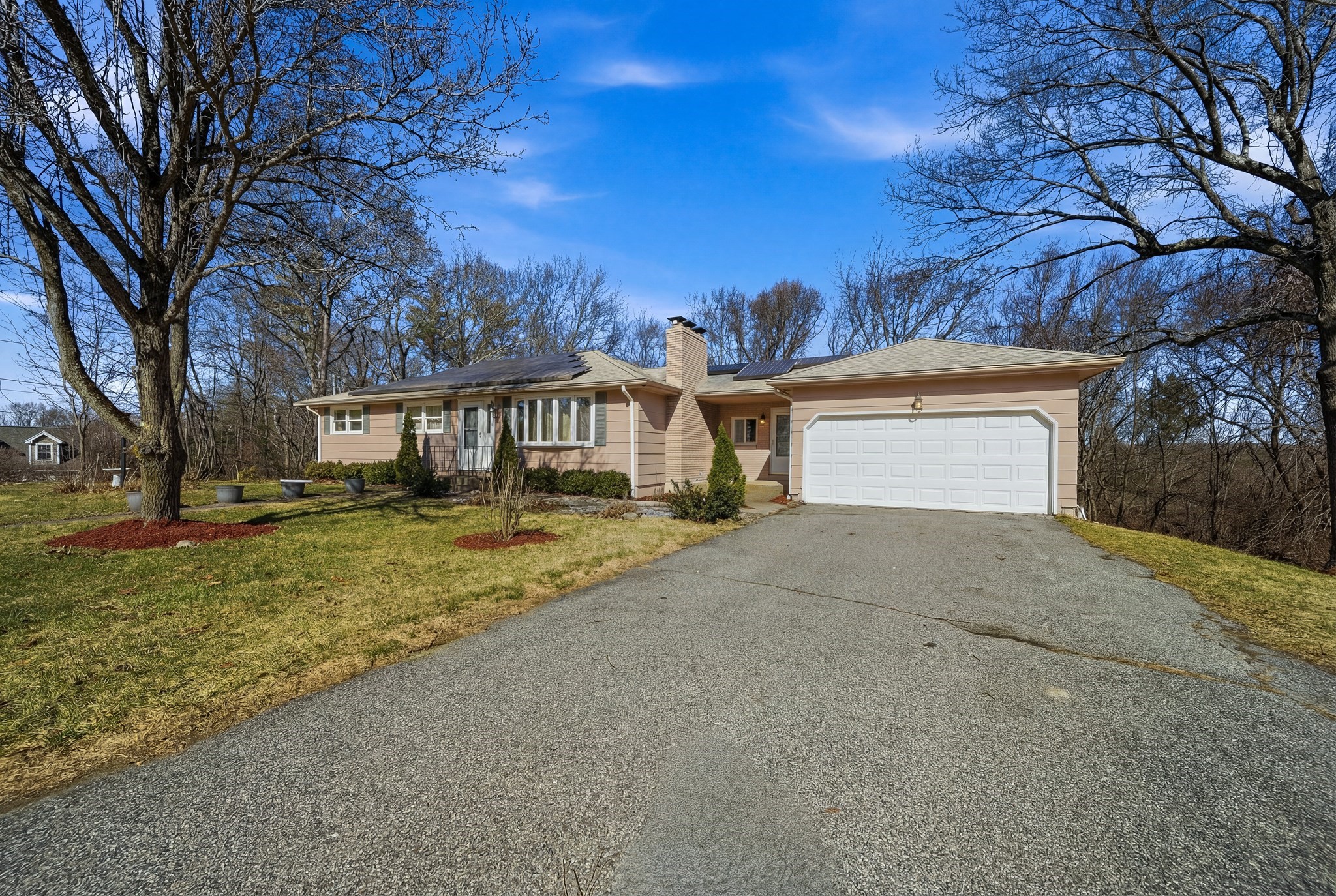 6 Brenda Dr, Millbury, MA 01527