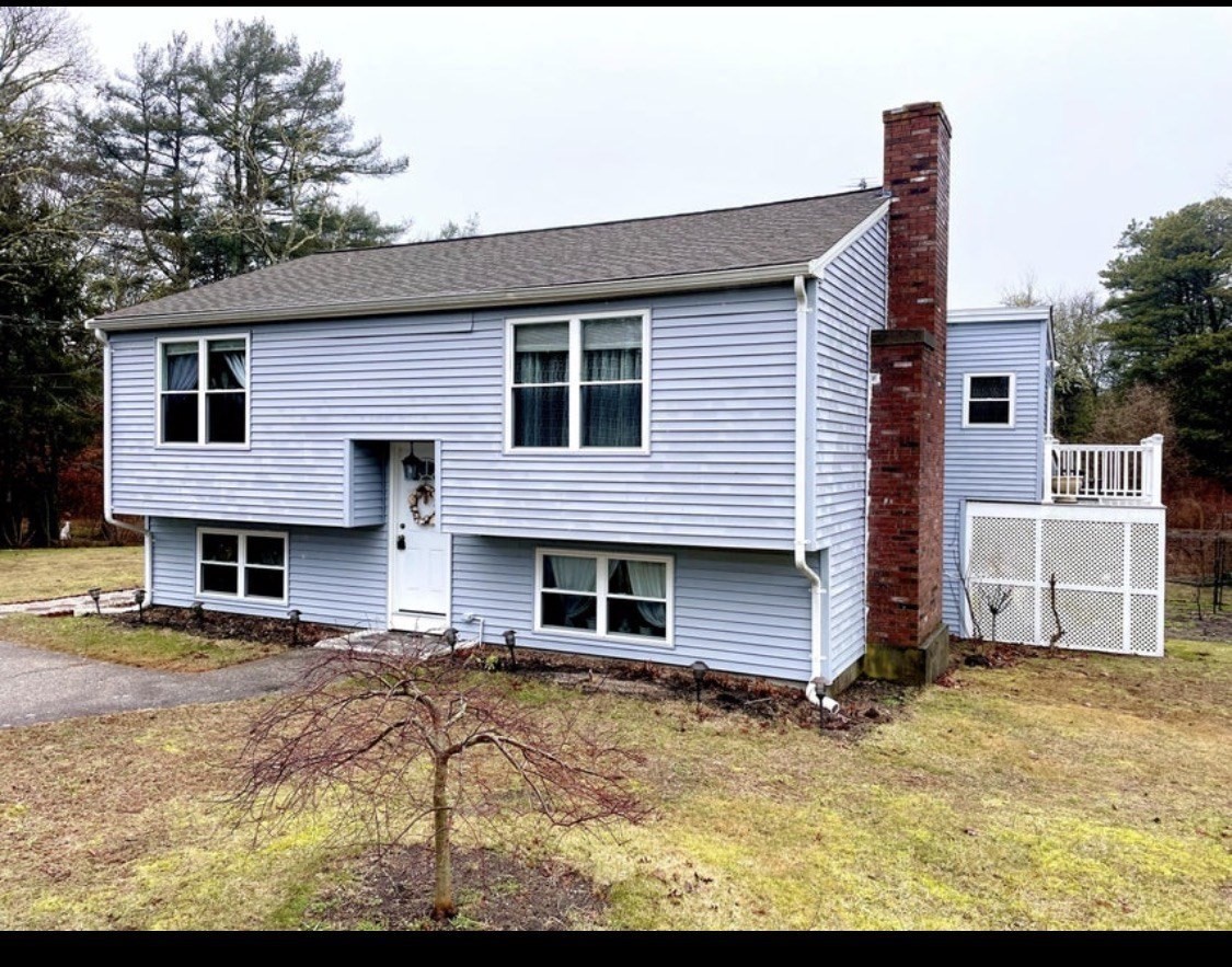 8 Scraggy Neck Road Ext, Bourne, MA 02534