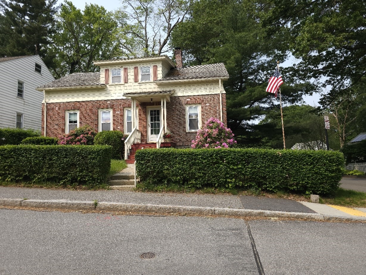 45 Circuit Ave E, Worcester, MA 01603