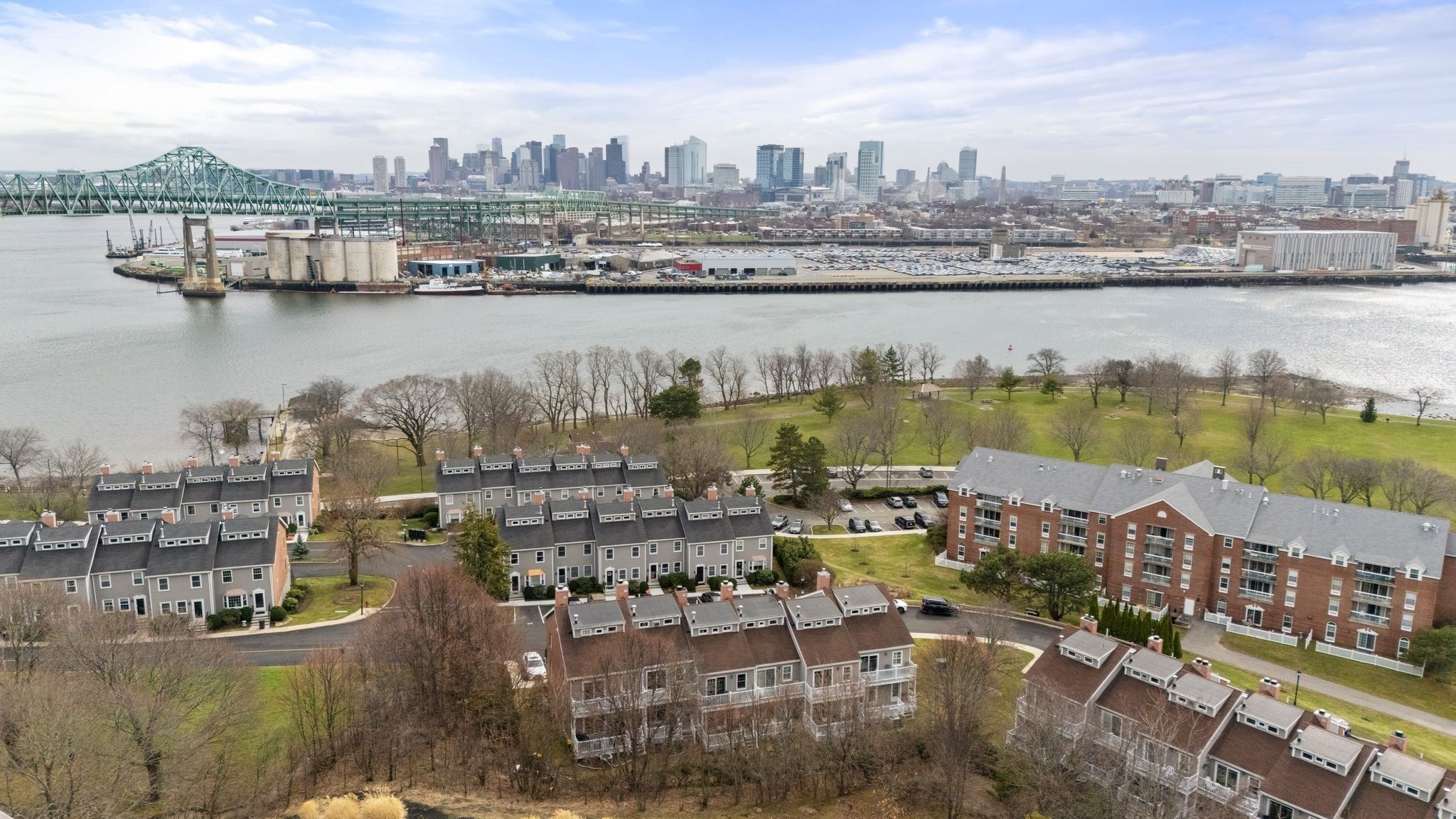 33 Breakwater Dr Unit 33, Chelsea, MA 02150