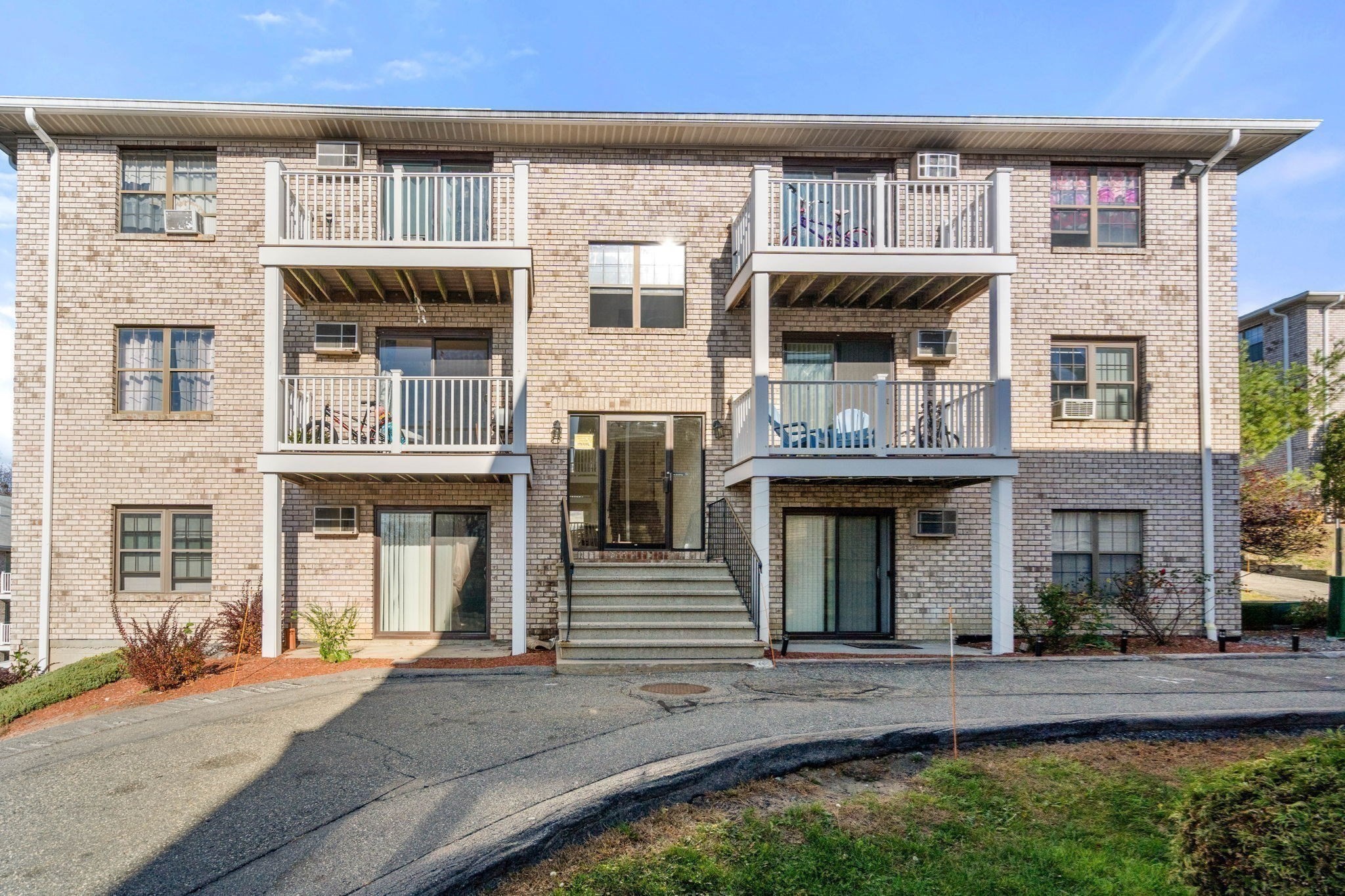 22 Kenmar Dr Unit 200, Billerica, MA 01821