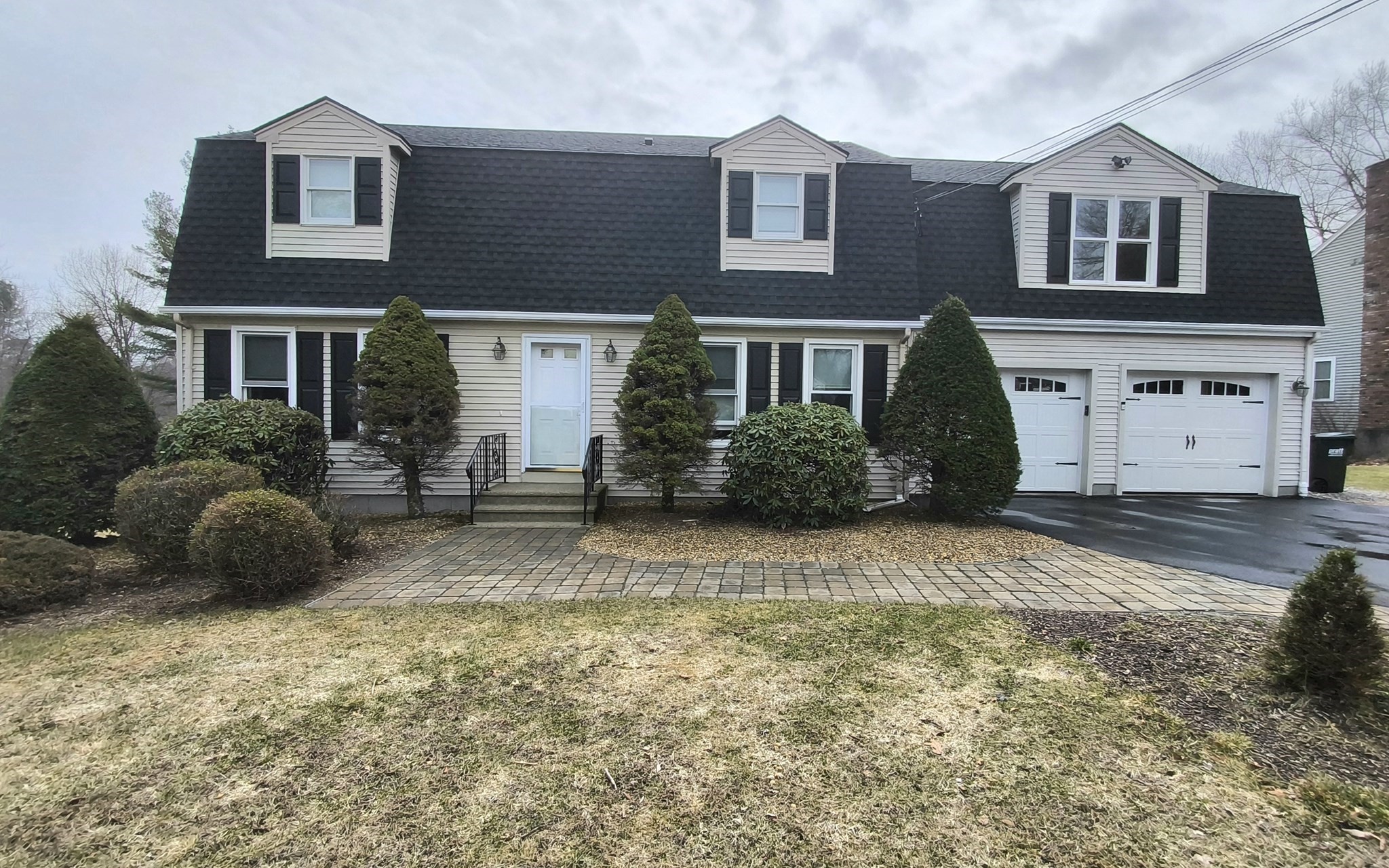 154 Dudley Oxford Rd, Dudley, MA 01571