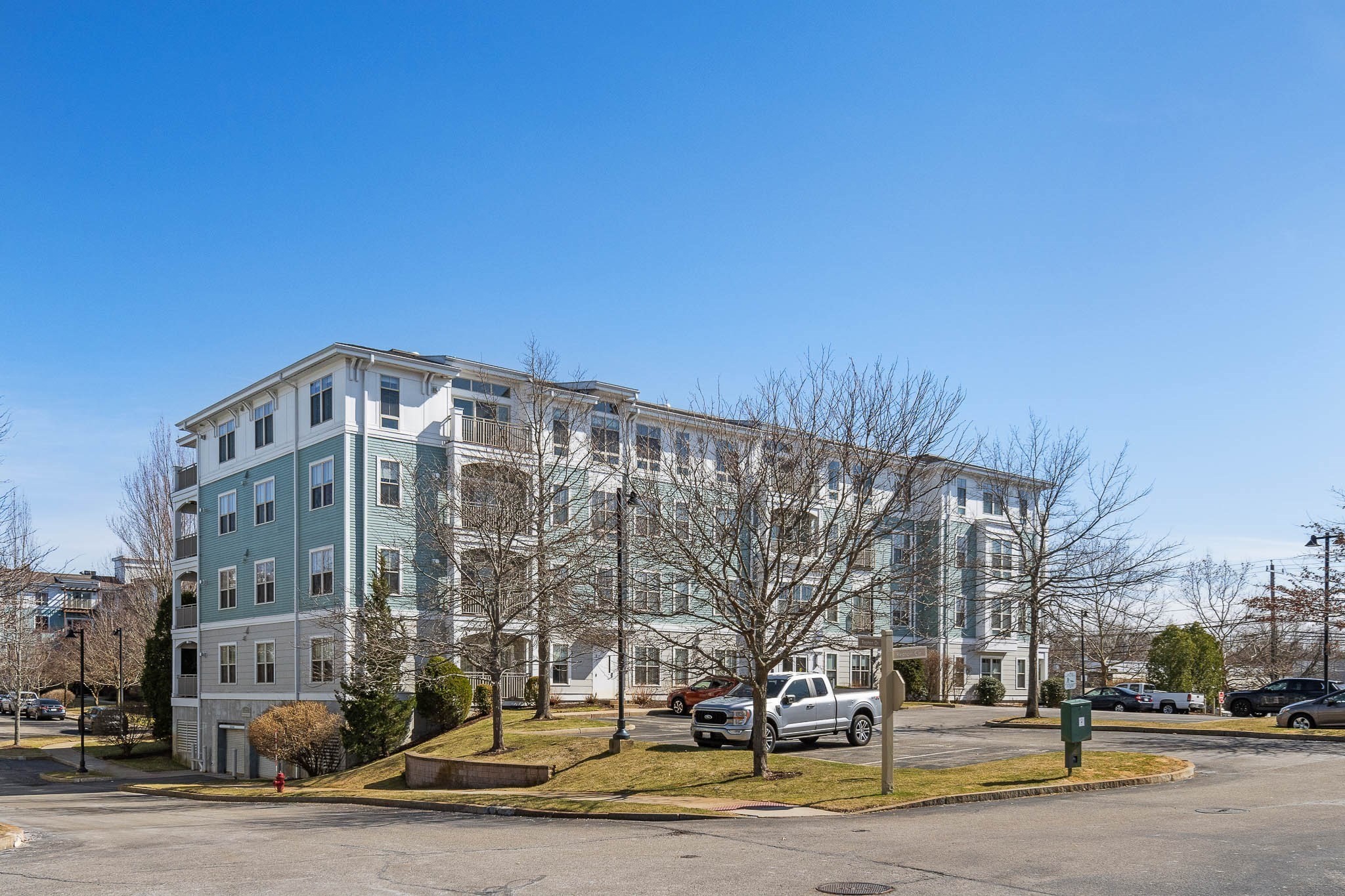 4 Repton Cir Unit 4213, Watertown, MA 02472