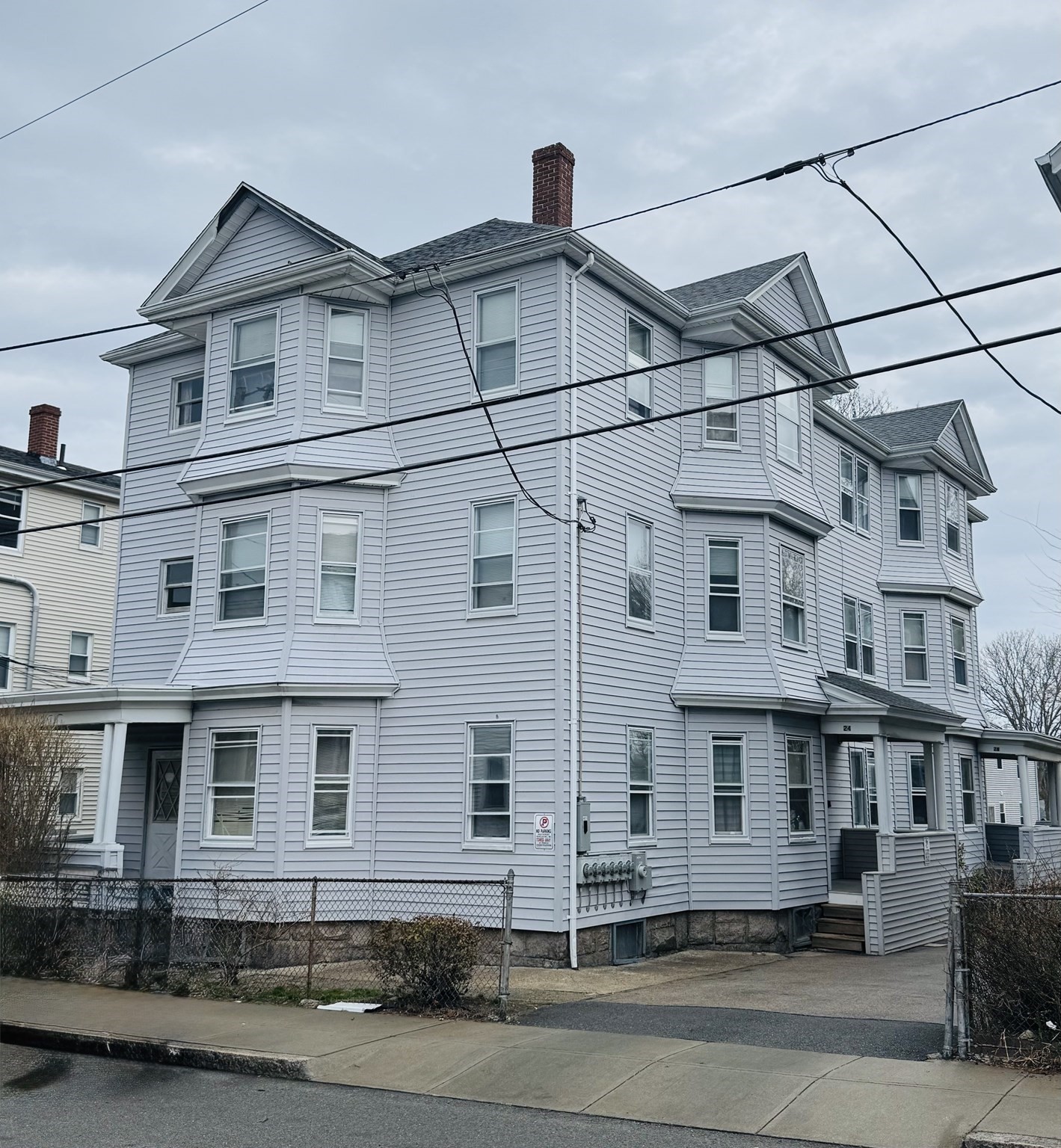 24 Hall St, Fall River, MA 02724
