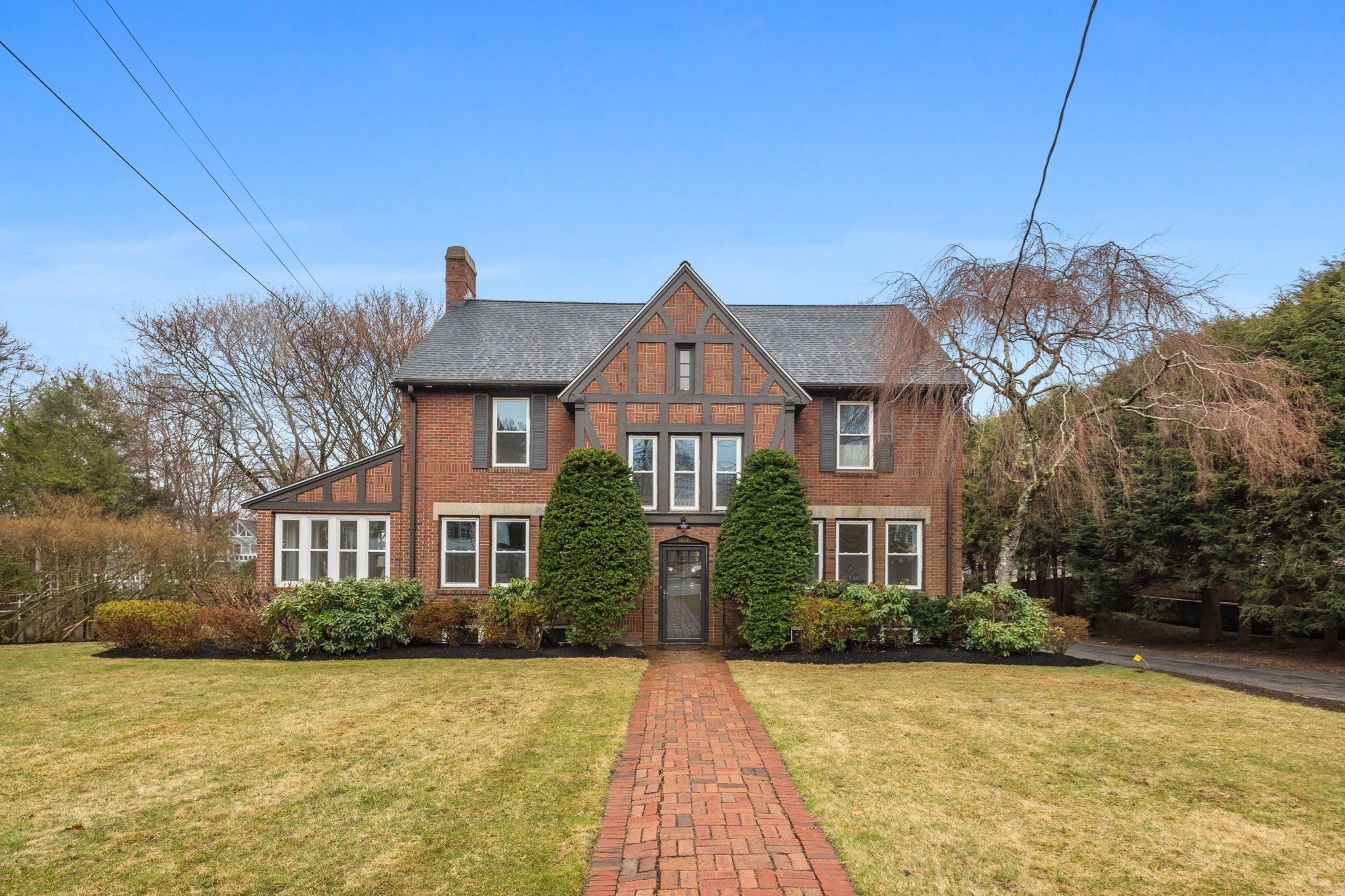 1806 Beacon St, Newton, MA 02468