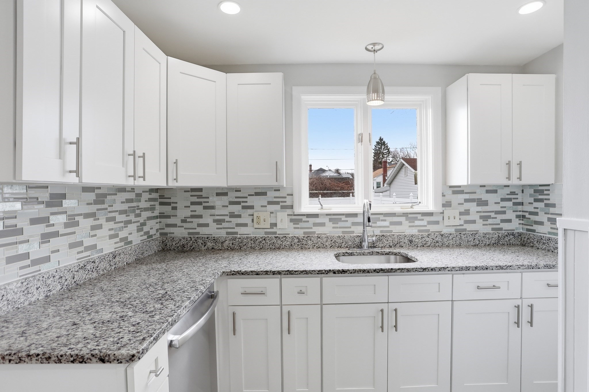 43 Tampa St, Worcester, MA 01604