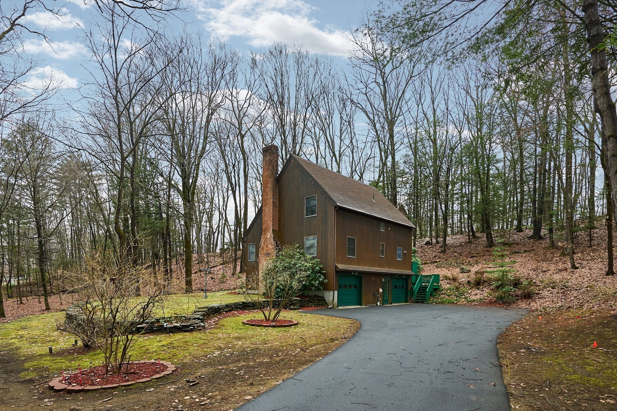 62 Peabody Lane, Greenfield, MA 01301