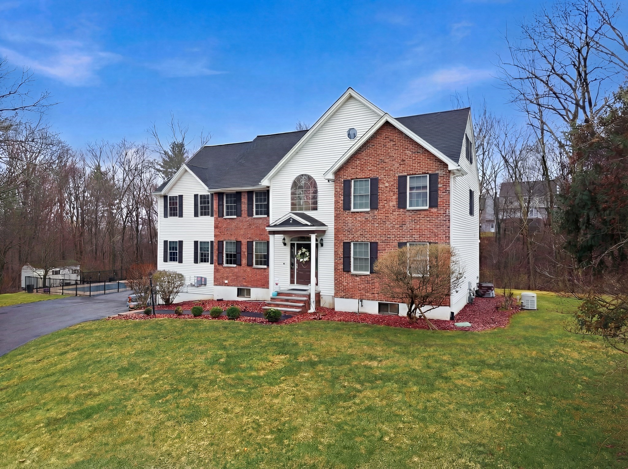 2 Hitching Post Ln, Methuen, MA 01844