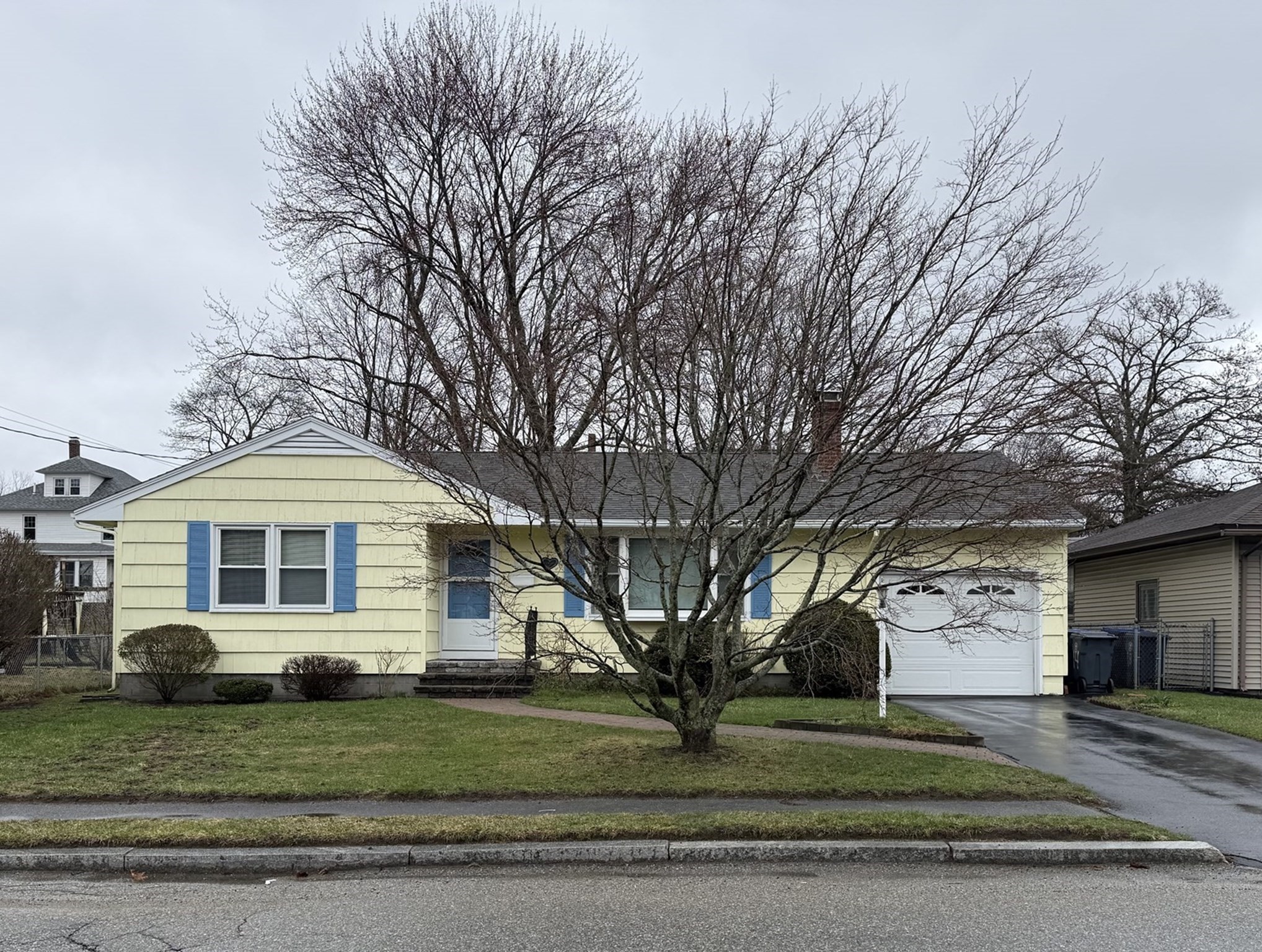 14 Orchard St, Methuen, MA 01844