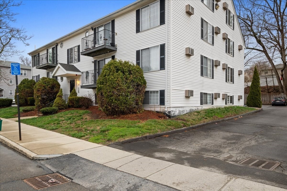 155 Hamilton St Unit 3, Worcester, MA 01604
