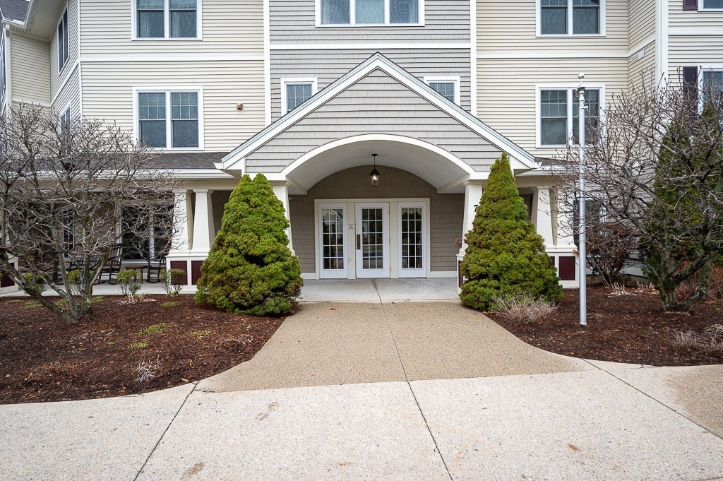 7 Crescent Way Unit 209, Sturbridge, MA 01566