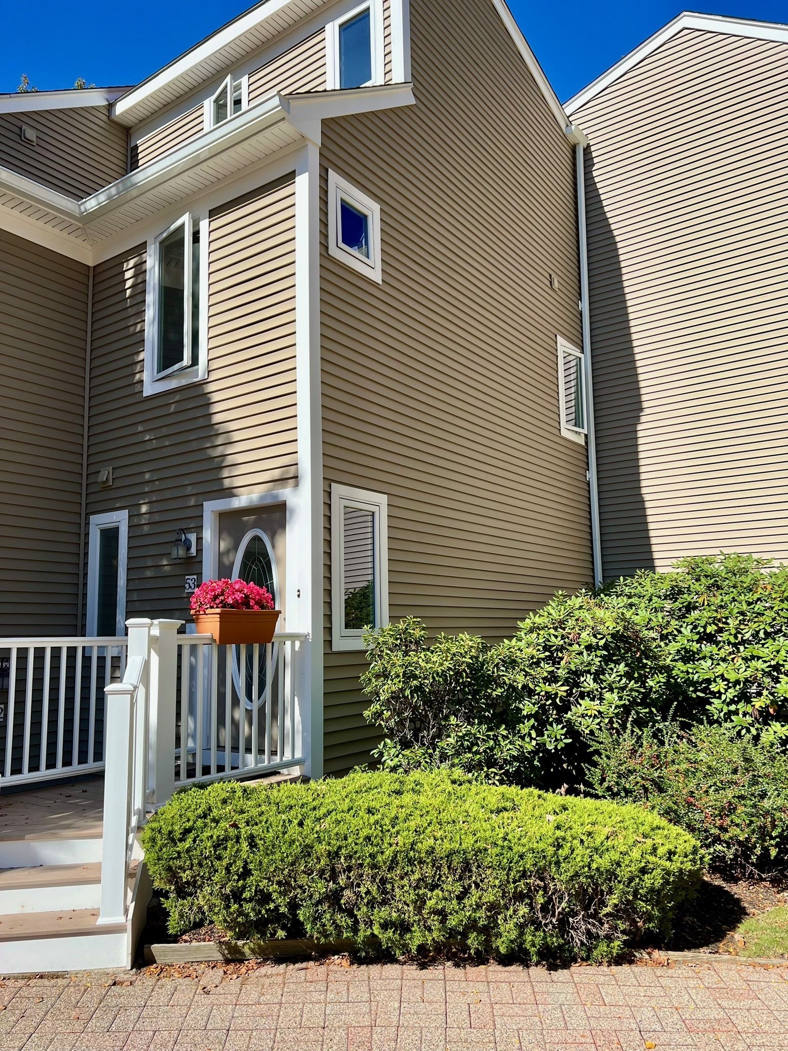 53 Pointe Rok Dr Unit 53, Worcester, MA 01604