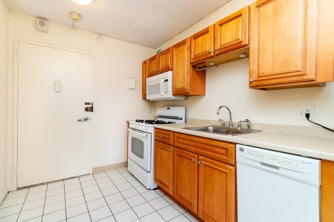 44 Washington St. Unit 605, Brookline, MA 02445 - Image 3