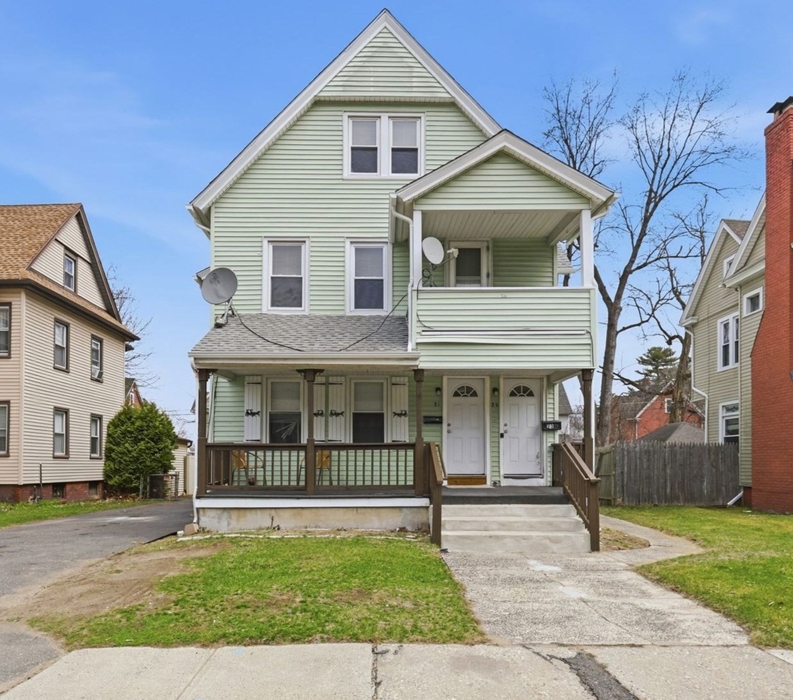 21 Continental St, Springfield, MA 01108