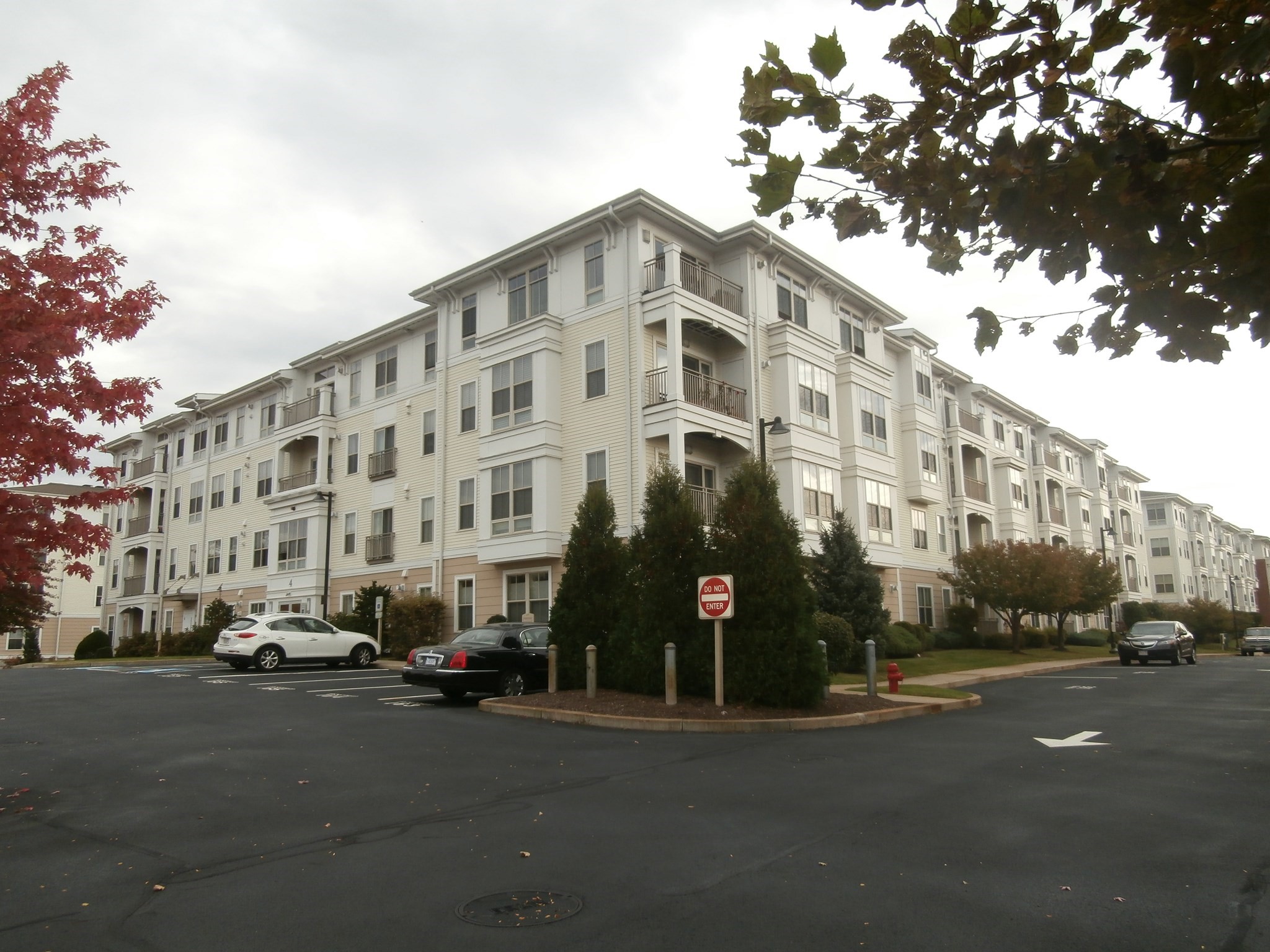 4 Repton Cir Unit 4105, Watertown, MA 02472